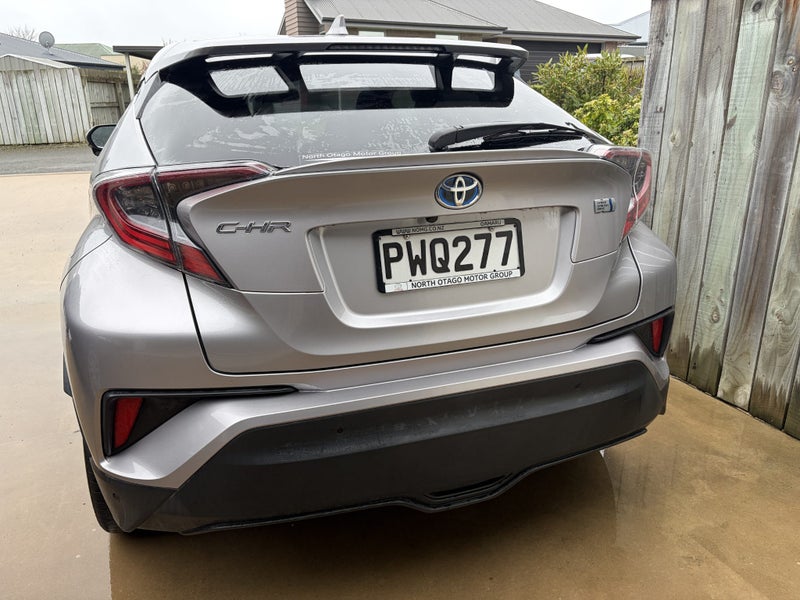 2017 Toyota C-HR G image 3