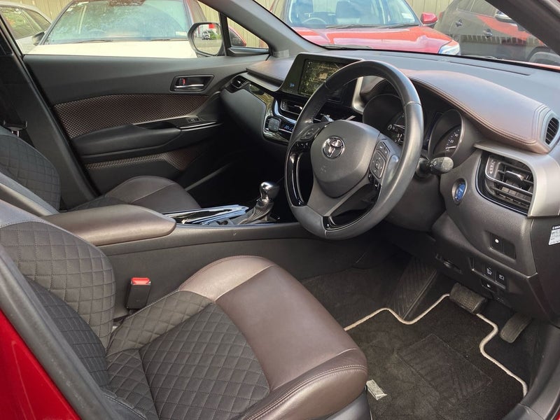 2017 Toyota C-HR G LED Edition 1.8 Ltr Hybrid SUV image 4