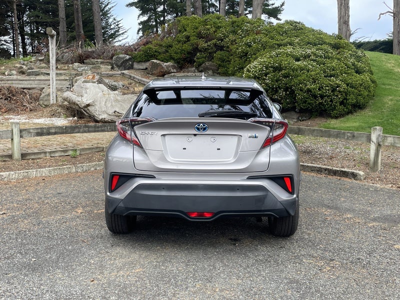 2017 Toyota C-HR G LED Edition Hybrid image 5