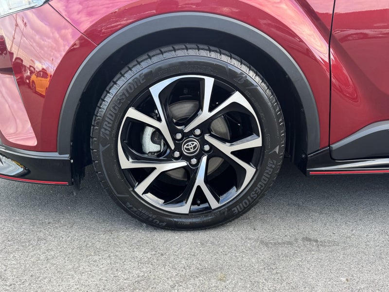 2017 Toyota C-HR G Spec HYBRID CHR, Leather image 5
