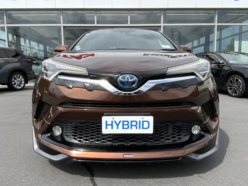 2017 Toyota C-HR G spec with body Kit image 3