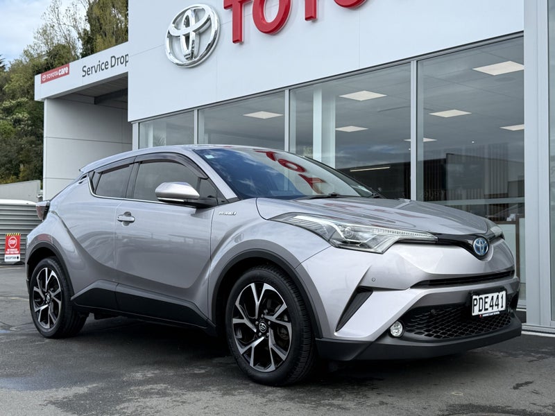 2017 Toyota C-HR Hybrid 1.8P G Spec image 1