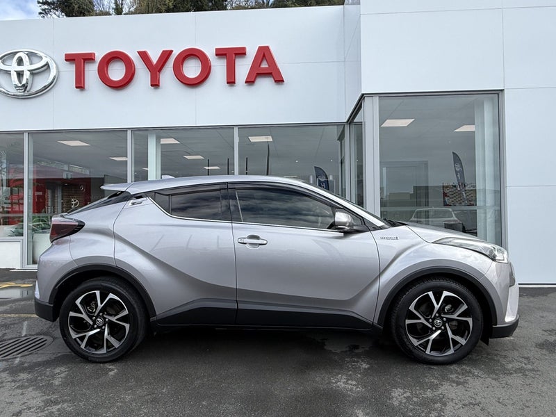 2017 Toyota C-HR Hybrid 1.8P G Spec image 3