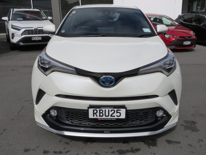 2017 Toyota C-HR Hybrid image 2