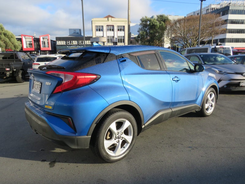 2017 Toyota C-HR Hybrid image 4