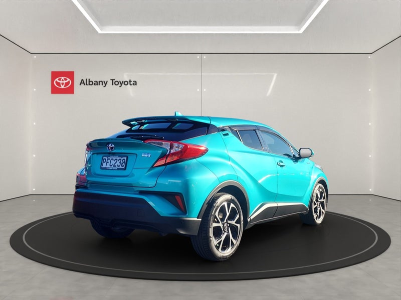 2017 Toyota C-HR Hybrid image 3