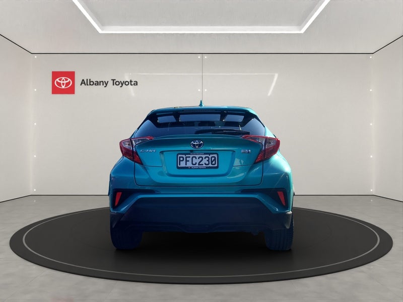 2017 Toyota C-HR Hybrid image 4