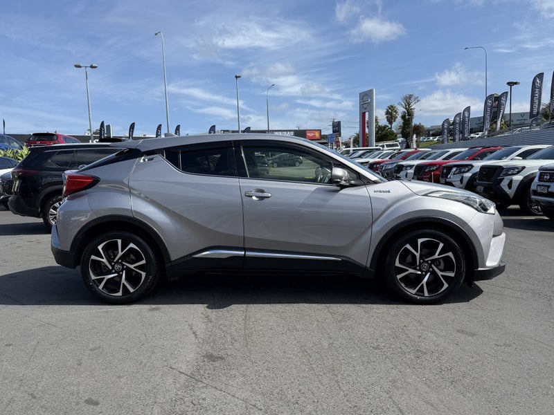 2017 Toyota C-HR HYBRID | HIGH SPEC | LEATHER S... image 5