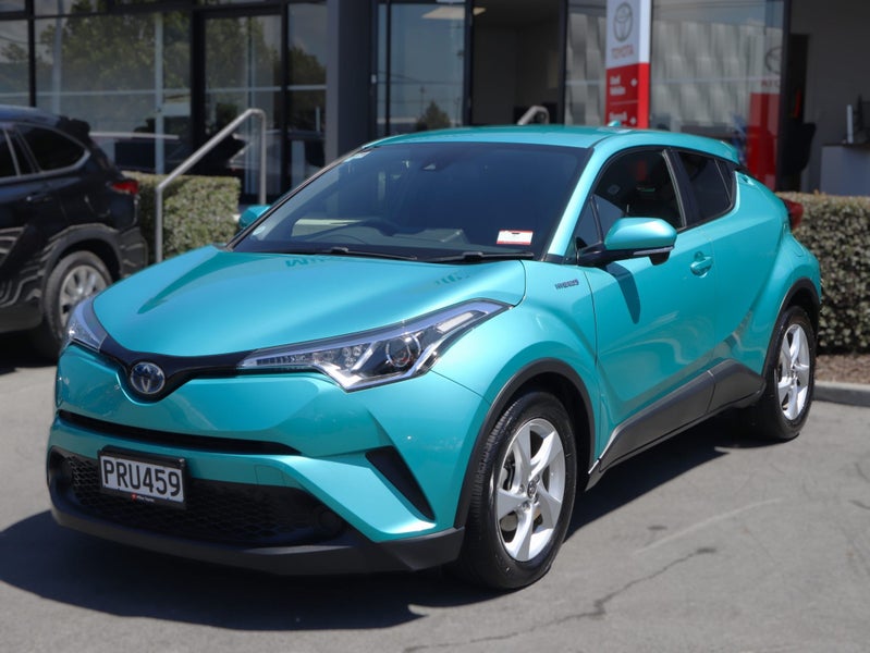 2017 Toyota C-HR HYBRID S, Push Start image 3