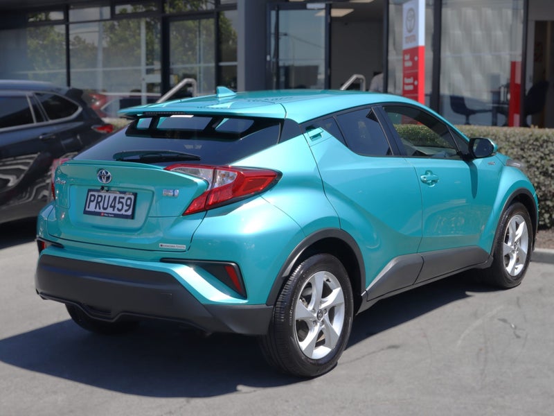 2017 Toyota C-HR HYBRID S, Push Start image 5