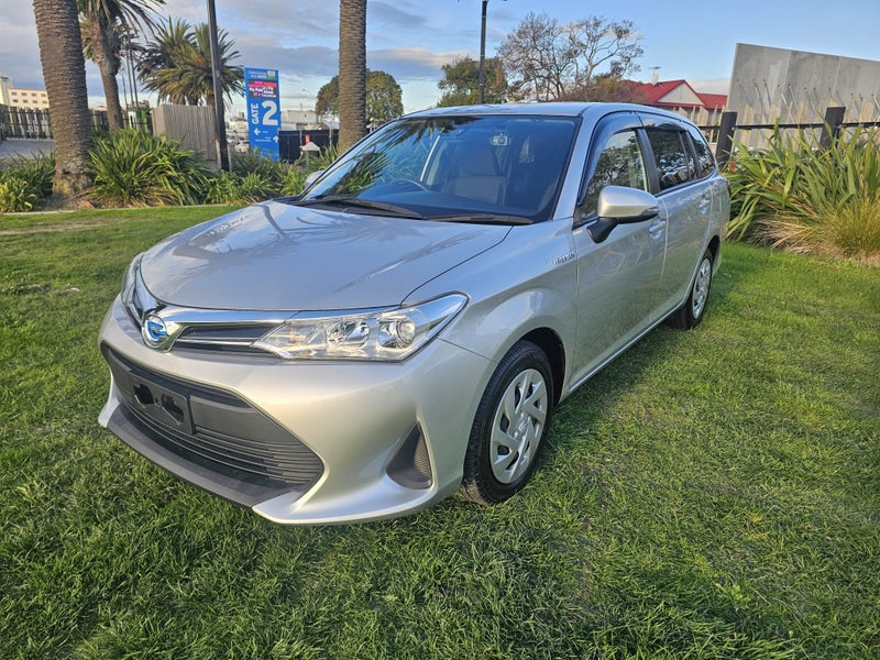 2017 Toyota Corolla 1.5 Hybrid Automatic Wagon... image 4