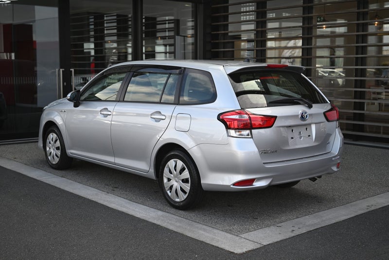2017 Toyota Corolla 1.5 Hybrid FWD Wagon image 4