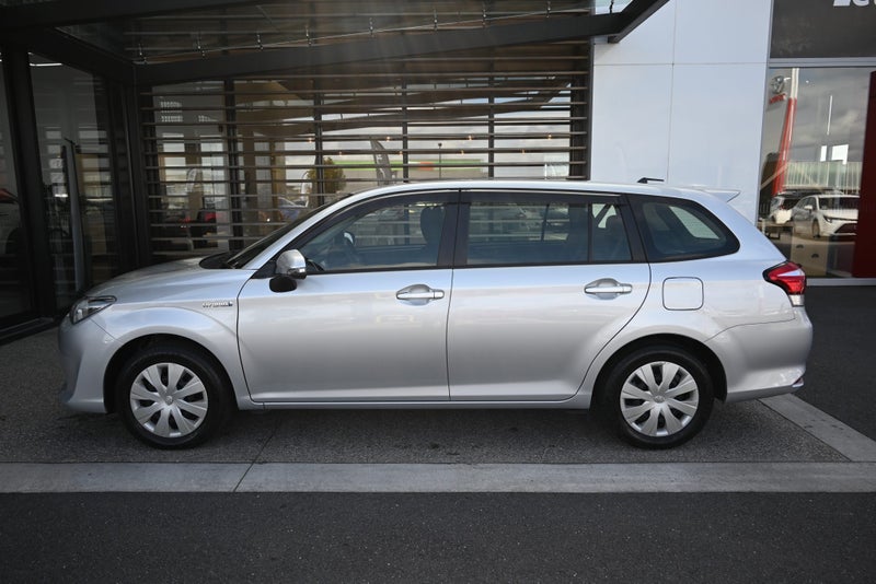 2017 Toyota Corolla 1.5 Hybrid FWD Wagon image 5