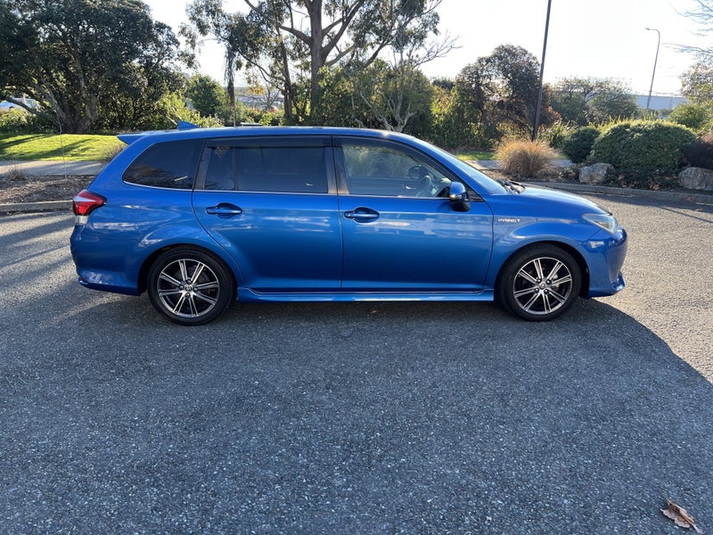 2017 Toyota Corolla Fielder 1.5 Hybrid image 3