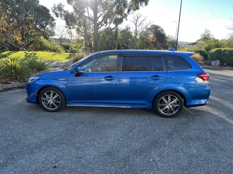2017 Toyota Corolla Fielder 1.5 Hybrid image 5