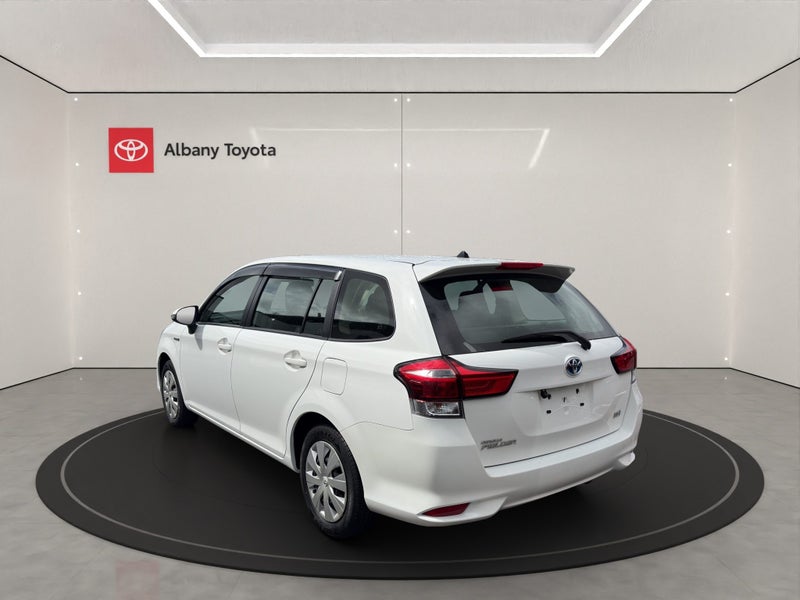 2017 Toyota Corolla Fielder 1.5 Hybrid EX 5 Dr... image 5