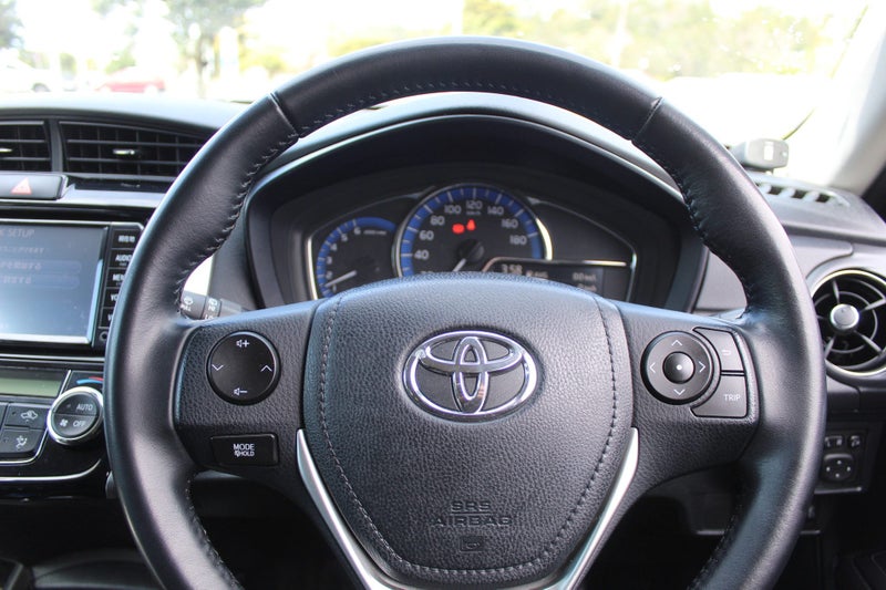 2017 Toyota Corolla Fielder 1.5 Hybrid G 5 Dr W... image 4