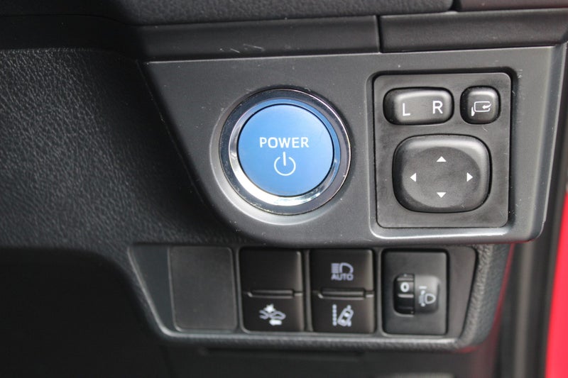 2017 Toyota Corolla Fielder 1.5 Hybrid G 5 Dr W... image 5