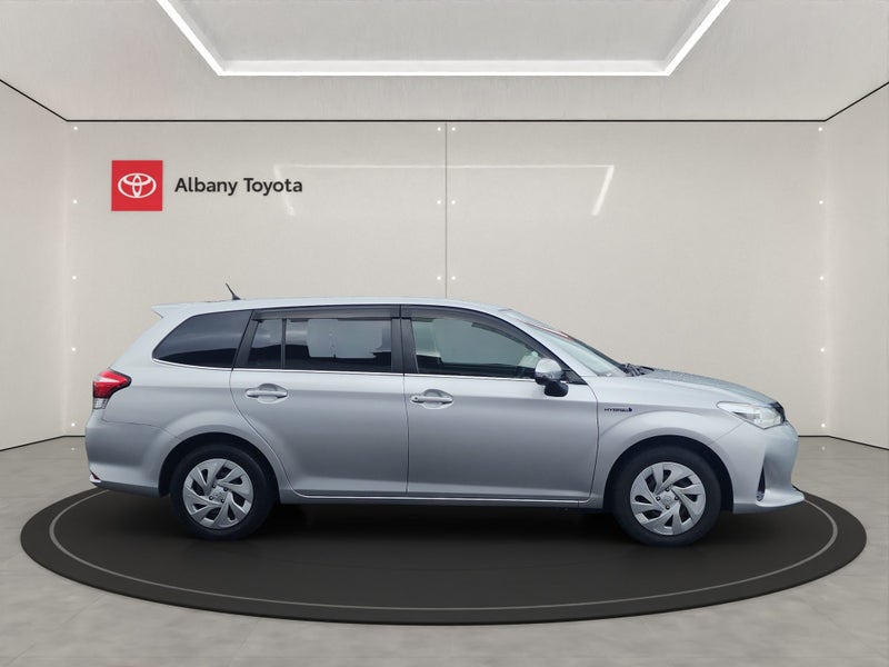 2017 Toyota Corolla Fielder 1.5 Hybrid G 5 Dr W... image 2
