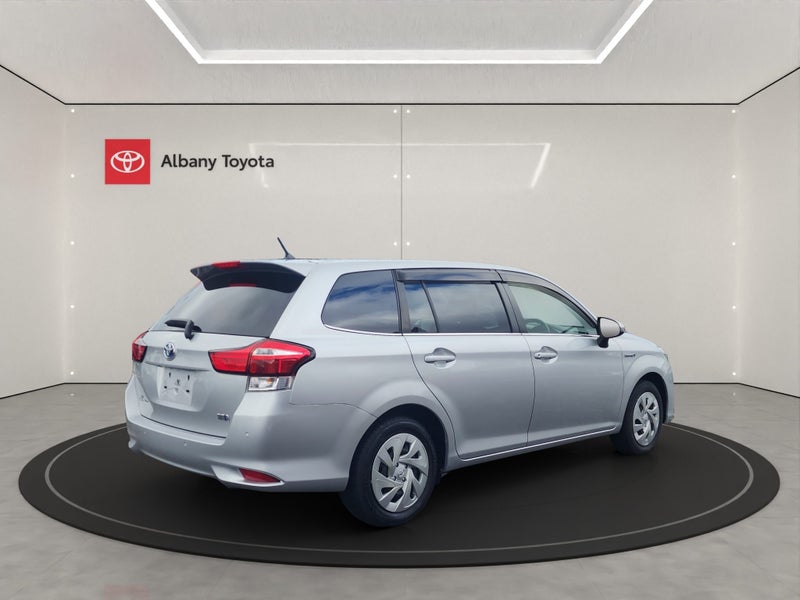 2017 Toyota Corolla Fielder 1.5 Hybrid G 5 Dr W... image 3