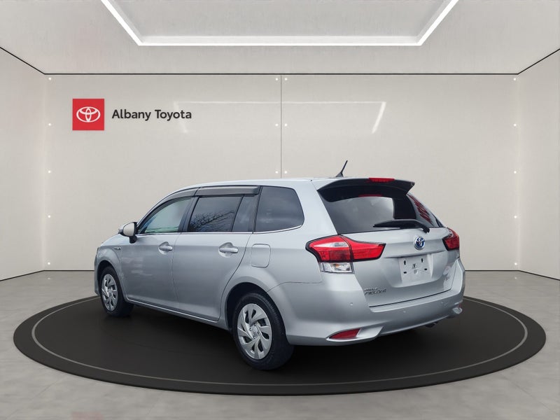 2017 Toyota Corolla Fielder 1.5 Hybrid G 5 Dr W... image 5