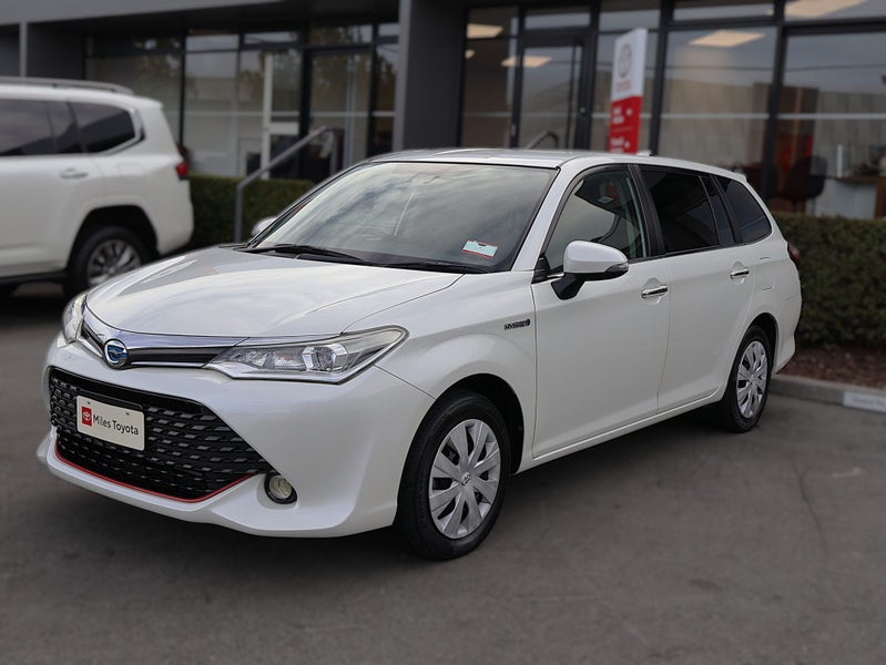 2017 Toyota Corolla Fielder 1.5 Hybrid G Plus R... image 3