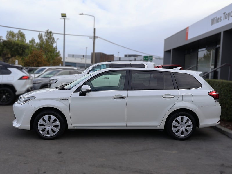 2017 Toyota Corolla Fielder 1.5 Hybrid G Plus R... image 4