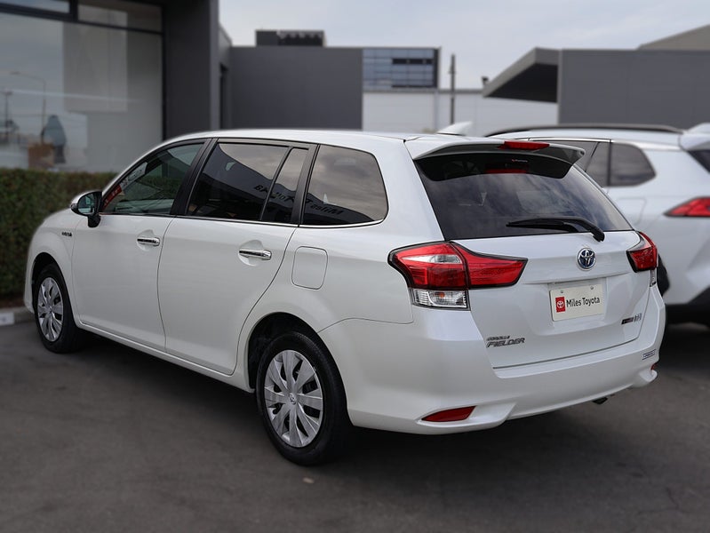 2017 Toyota Corolla Fielder 1.5 Hybrid G Plus R... image 5