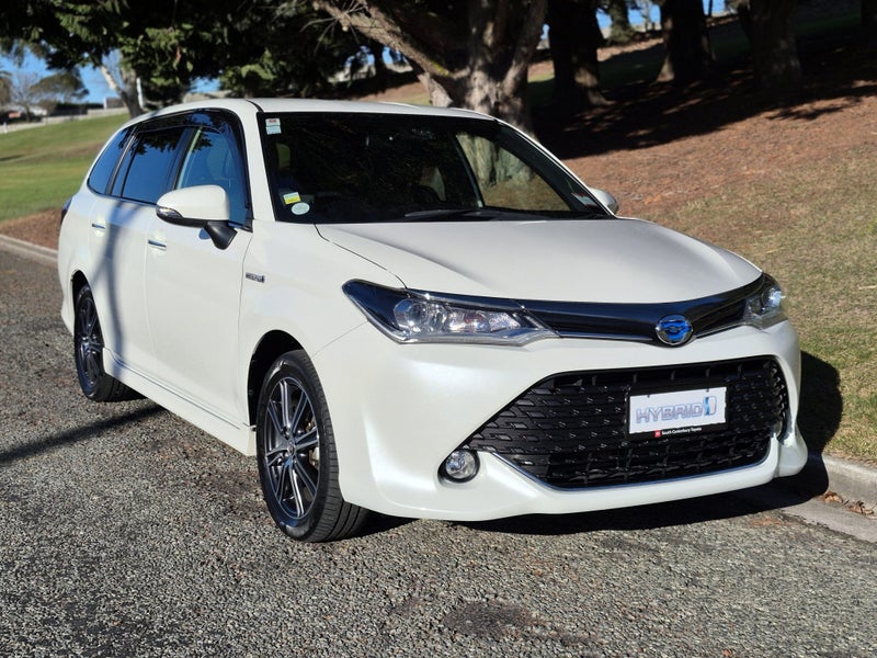 2017 Toyota Corolla Fielder 1.5 Hybrid G WxB 5... image 3