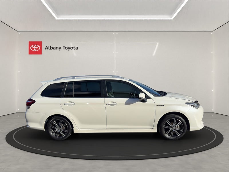 2017 Toyota Corolla Fielder 1.5 Hybrid G WxB 5... image 2