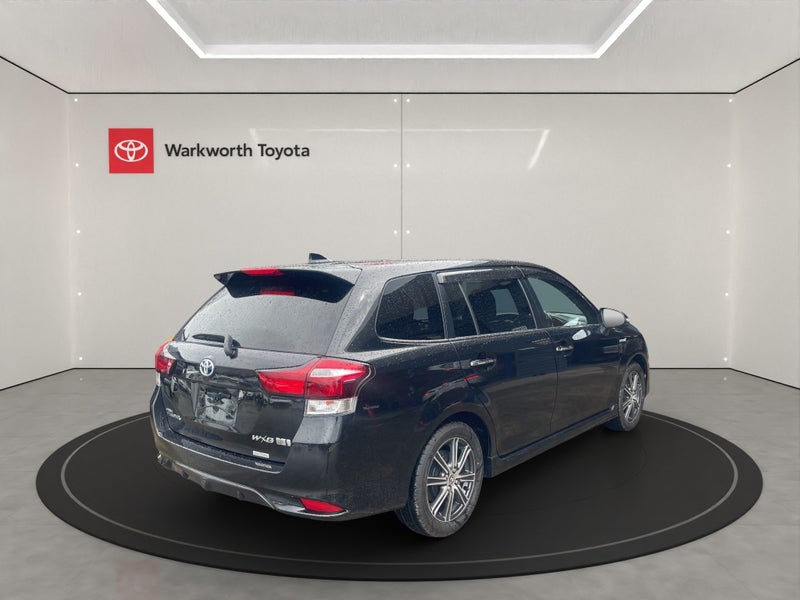 2017 Toyota Corolla Fielder 1.5 Hybrid G WxB 5... image 4