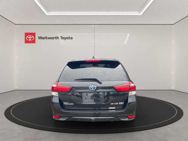 2017 Toyota Corolla Fielder 1.5 Hybrid G WxB 5... image 5