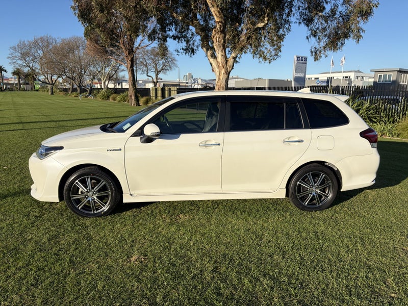 2017 Toyota Corolla Fielder 1.5 Hybrid G WxB Au... image 4