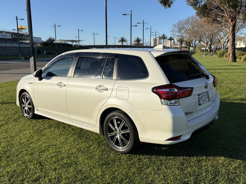 2017 Toyota Corolla Fielder 1.5 Hybrid G WxB Au... image 5