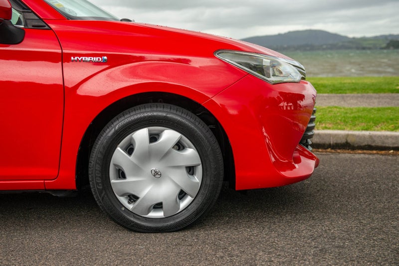 2017 Toyota Corolla Fielder 1.5 Hybrid Wagon image 4