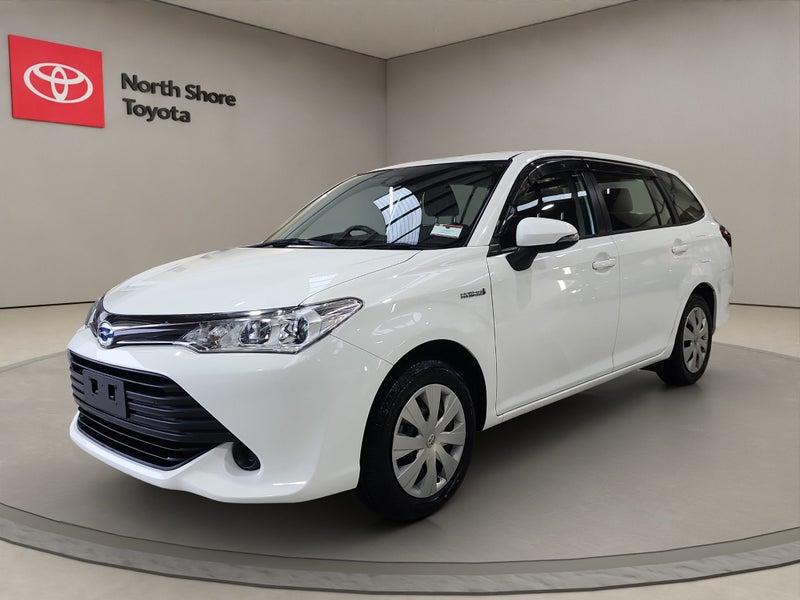 2017 Toyota Corolla Fielder 1.5L Hybrid Hatchback image 3