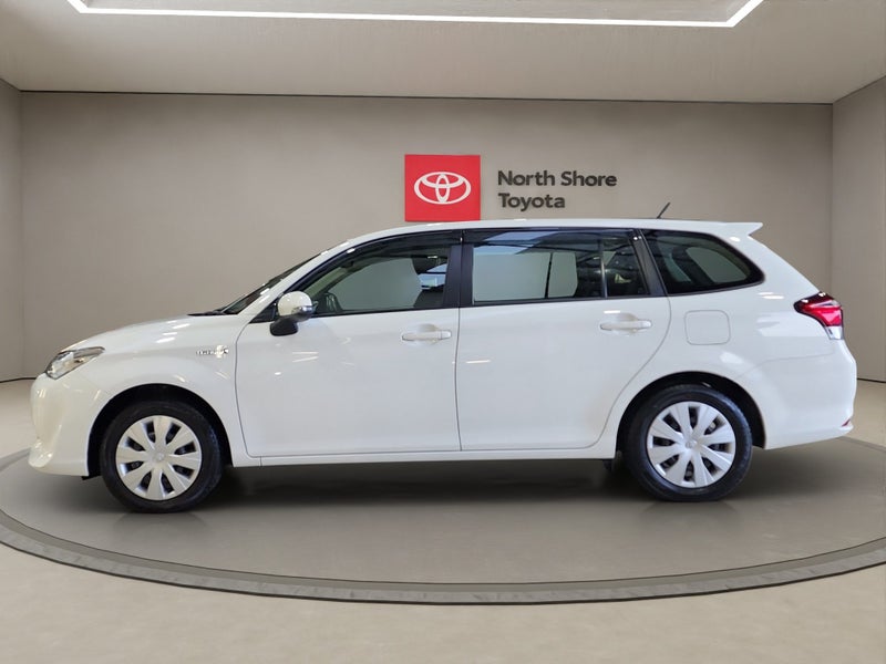 2017 Toyota Corolla Fielder 1.5L Hybrid Station... image 5