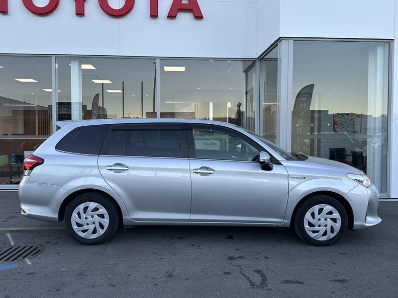 2017 Toyota Corolla Fielder 1.5P HYBRID G Wagon image 2
