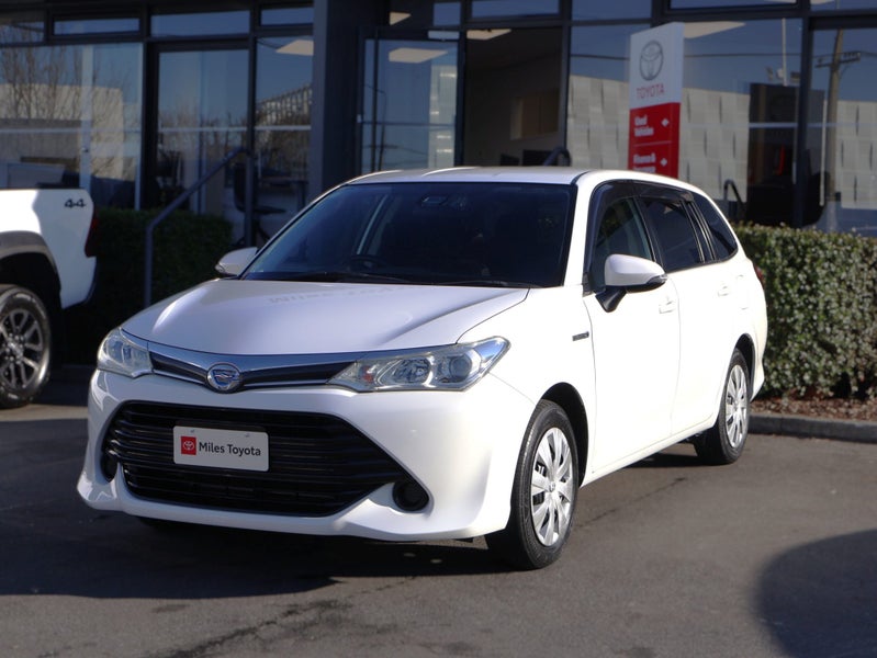 2017 Toyota Corolla Fielder Hybrid G, Push Start image 3