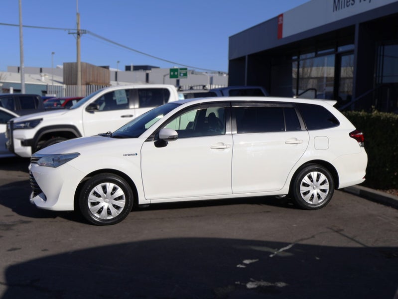 2017 Toyota Corolla Fielder Hybrid G, Push Start image 4
