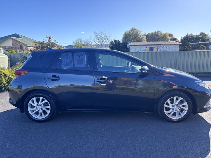 2017 Toyota Corolla GLX FWD 1.8P HATCH/5 CVT (Z... image 2