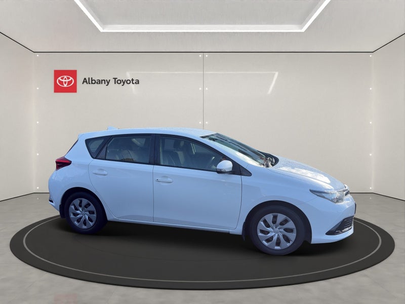 2017 Toyota Corolla GX FWD 1.8P HATCH/5 CVT (ZR... image 2