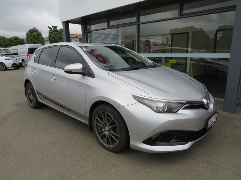 2017 Toyota Corolla GXR image 2