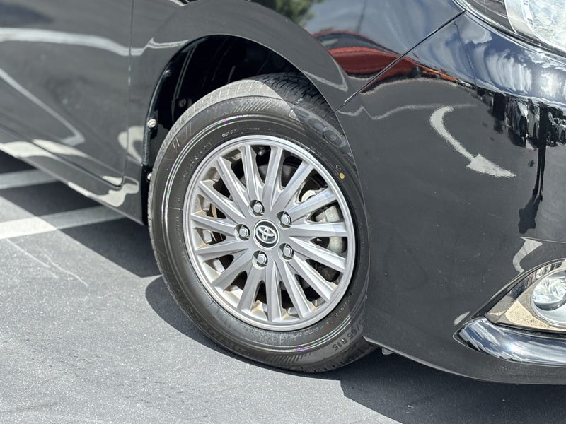 2017 Toyota Esquire Hybrid image 5