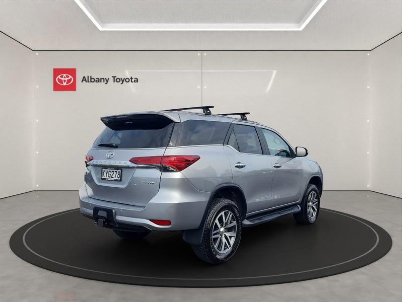 2017 Toyota Fortuner 4WD LIMITED 2.8DT SUV/5 6A... image 3
