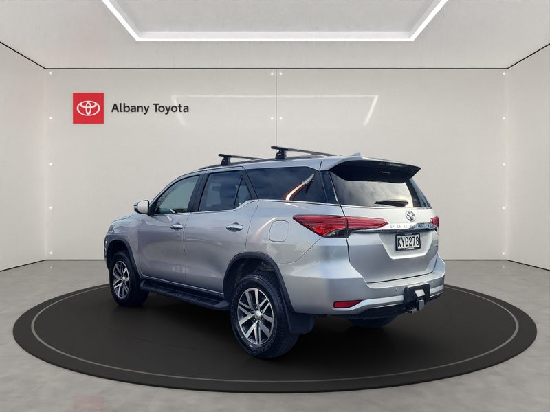 2017 Toyota Fortuner 4WD LIMITED 2.8DT SUV/5 6A... image 5