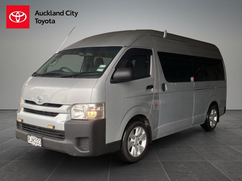 2017 Toyota Hiace MINIBUS RWD 3.0TD VAN/4 4A -... image 3