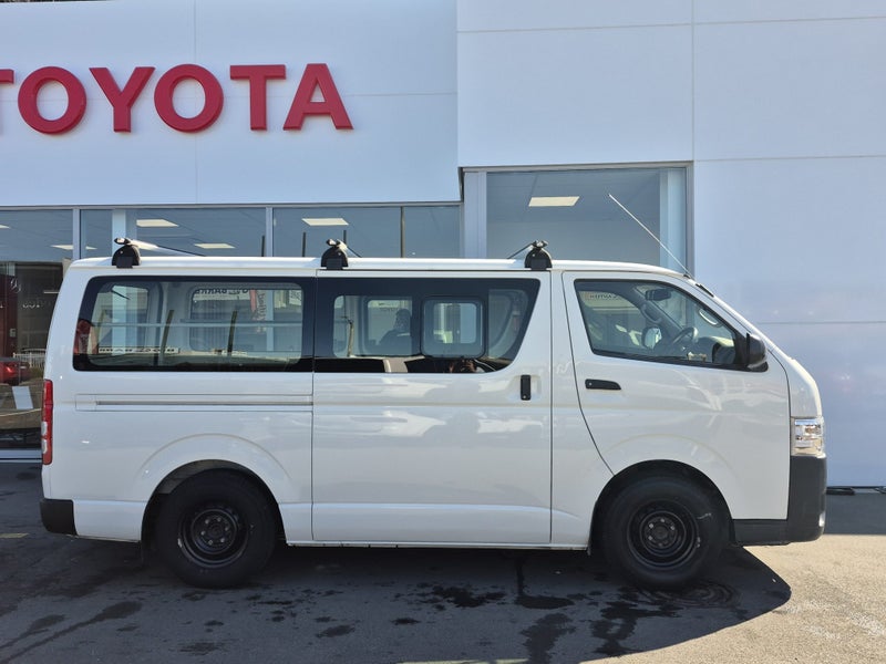 2017 Toyota Hiace ZL 3.0TD 2WD 5Manual image 2