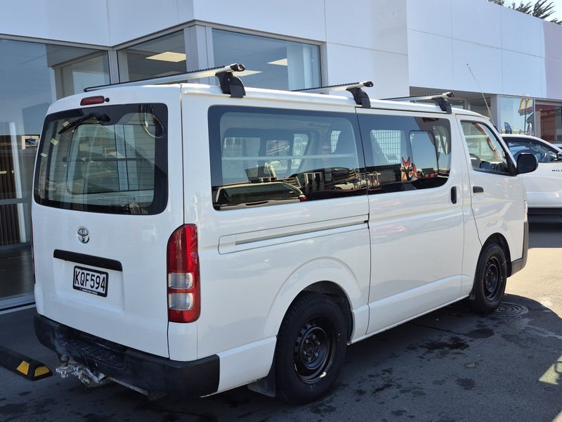 2017 Toyota Hiace ZL 3.0TD 2WD 5Manual image 3