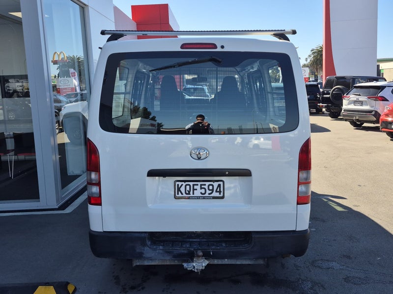 2017 Toyota Hiace ZL 3.0TD 2WD 5Manual image 4